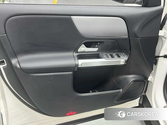 Mercedes-Benz GLB 2022 Белый из Китая, фото 6