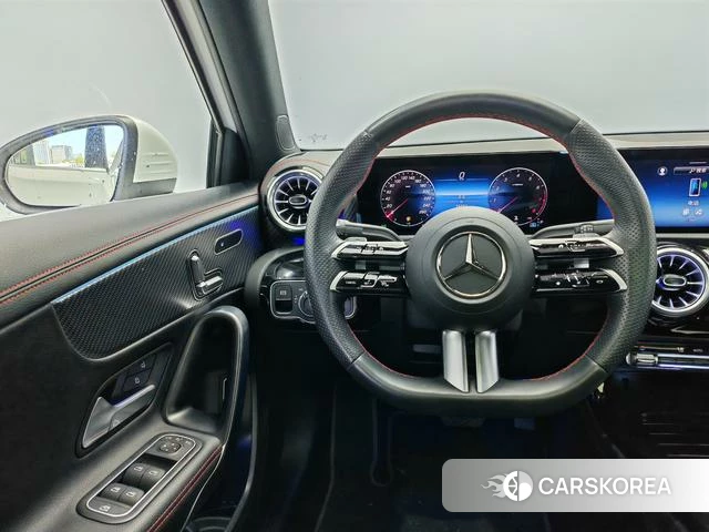 Mercedes-Benz Class A 2024 Белый из Китая, фото 6