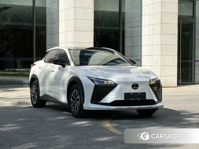 Lexus RZ 2023 Белый из Китая, фото 6