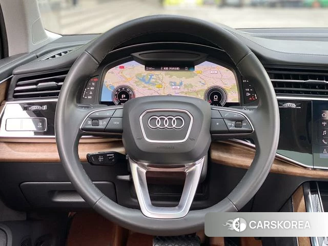 Audi Q7 2021 Черный из Китая, фото 6