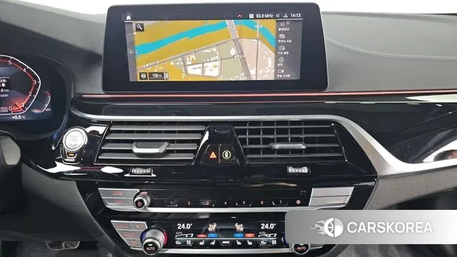 BMW 5 Series (G30) 2020 Белый из Кореи, фото 6