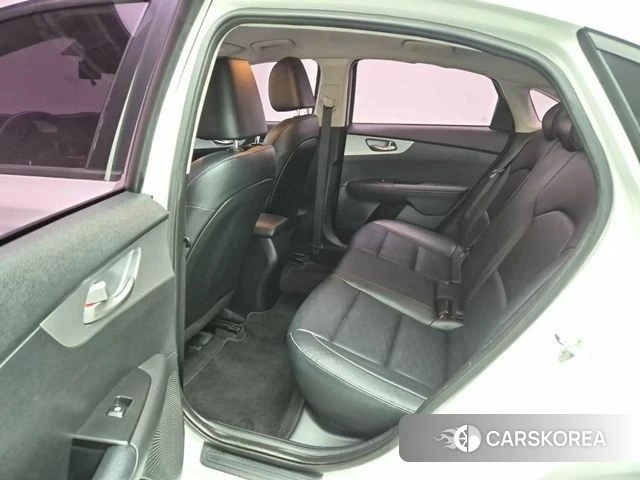 Kia The New K3 2nd generation 2021 Белый из Кореи, фото 6