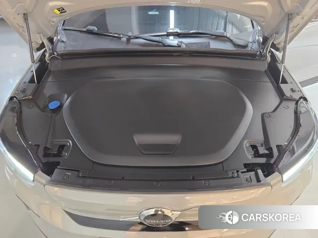 Volvo XC40 Richards 2024 Серый из Кореи, фото 6