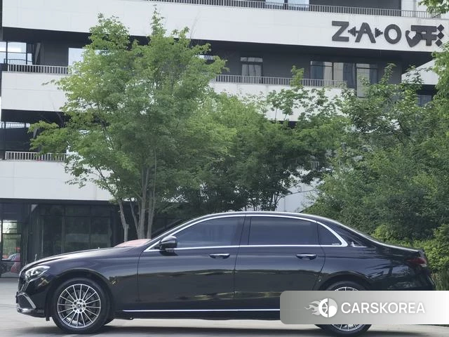 Mercedes-Benz E-class 2023 Черный из Китая, фото 6