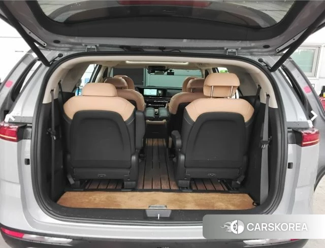 Kia Carnival 4th generation 2023 Серебристо-серый из Кореи, фото 6