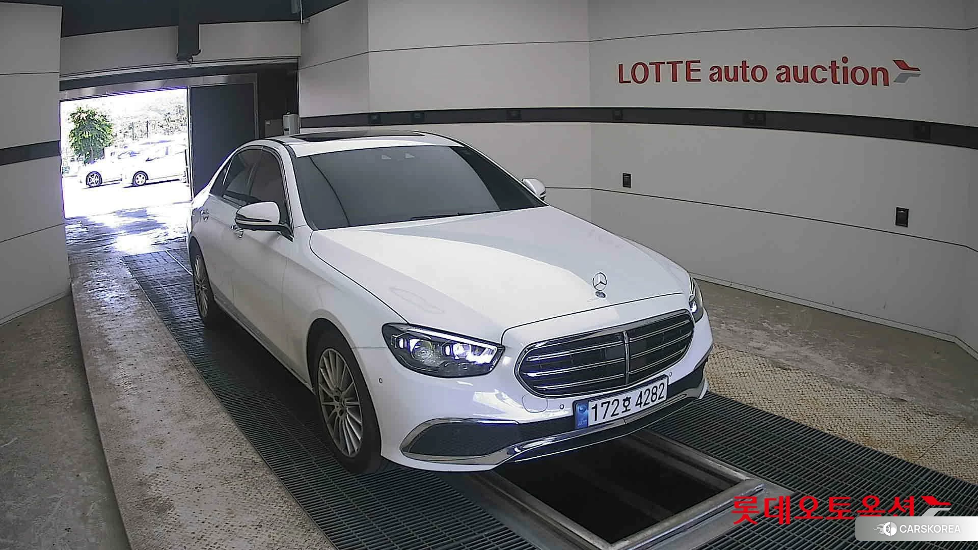 Mercedes-Benz Mercedes-Benz E250 2022 149-POLAR WHITE (BENZ) из Кореи, фото 6