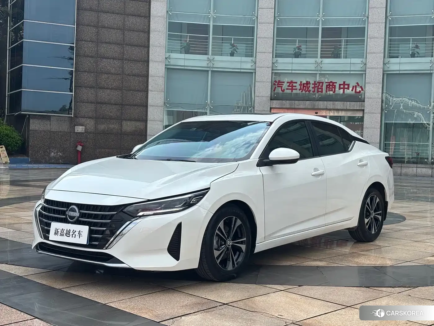 Nissan Sylphy 2024 Белый из Китая, фото 6