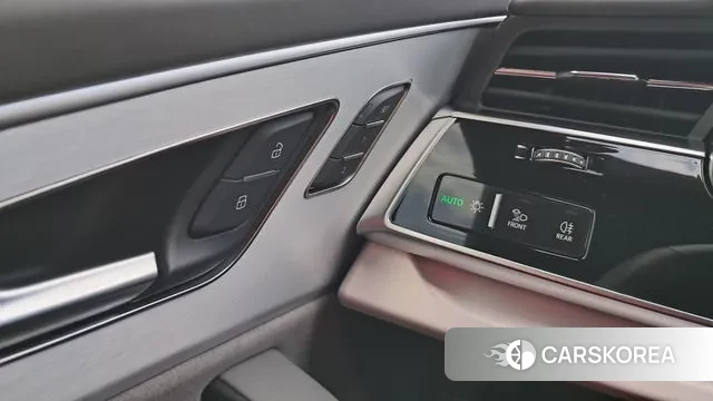 Audi Q8 (4M) 2025 Белый из Кореи, фото 6