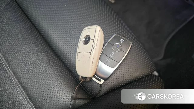 Mercedes-Benz GLC-Class X253 2020 Белый из Кореи, фото 6