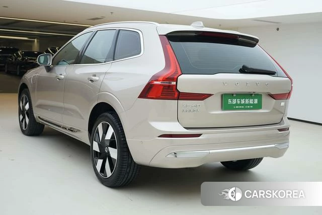 Volvo XC60 PHEV 2023 Шампань из Китая, фото 6