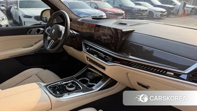 BMW X7 (G07) 2023 Белый из Кореи, фото 6