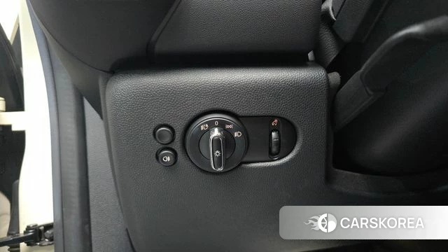 Mini Cooper 2022 Жемчужный цвет из Кореи, фото 6