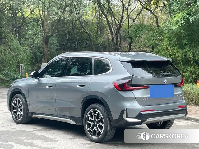 BMW X1 2023 Серебристо-серый из Китая, фото 6