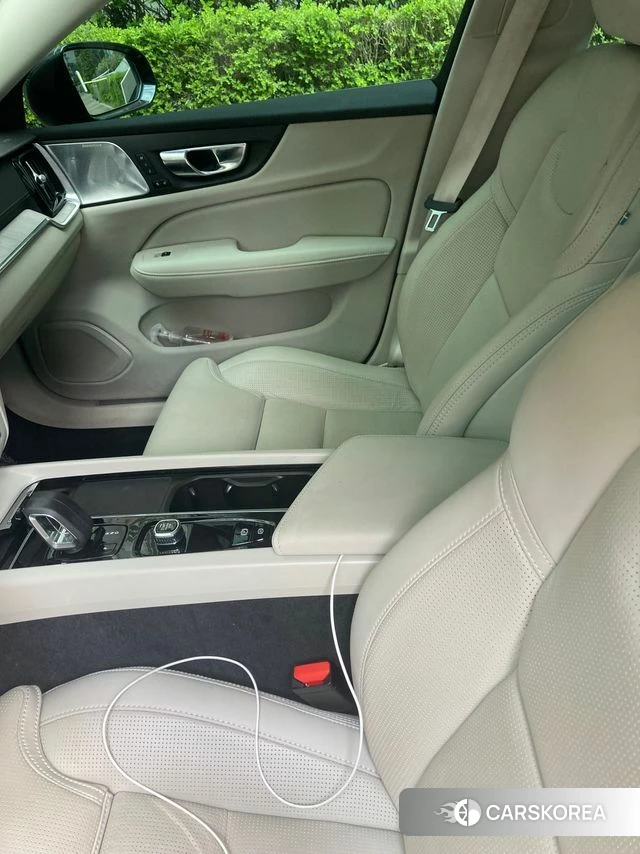 Volvo V60 Cross-Country 2nd Generation 2021 Черный из Кореи, фото 6