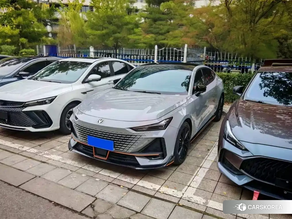 Chang'an UNI-V 2023 Silver/gray из Китая, фото 6