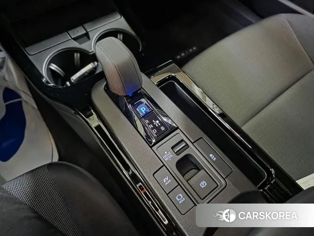 Toyota Prius 5th Generation 2024 Серебряный из Кореи, фото 6