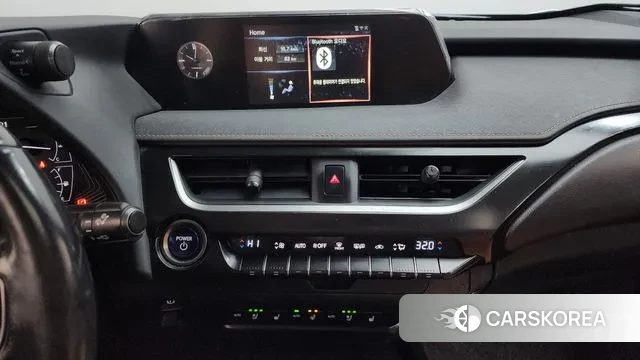 Lexus UX250h 2019 Белый из Кореи, фото 6