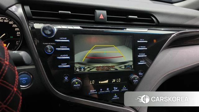 Toyota Camry (XV70) 2019 Серебристо-серый из Кореи, фото 6