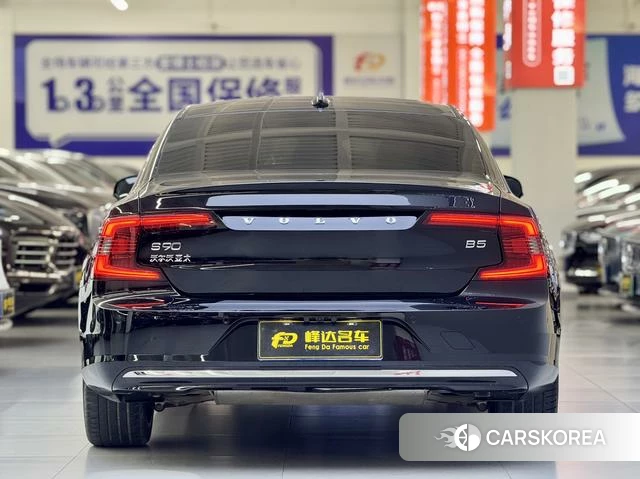 Volvo S90 2023 Черный из Китая, фото 6
