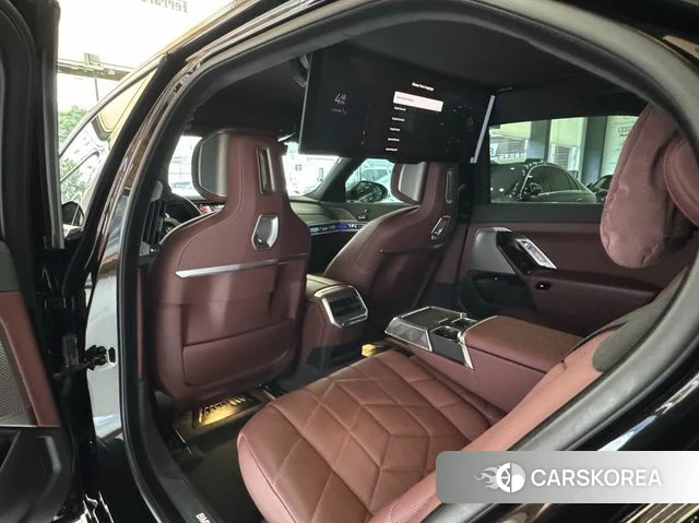 BMW 7 Series (G70) 2023 Черный из Кореи, фото 6