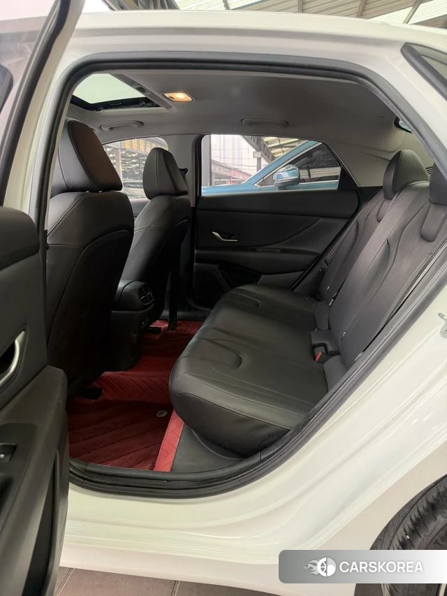 Hyundai Elantra 2022 Белый из Китая, фото 6