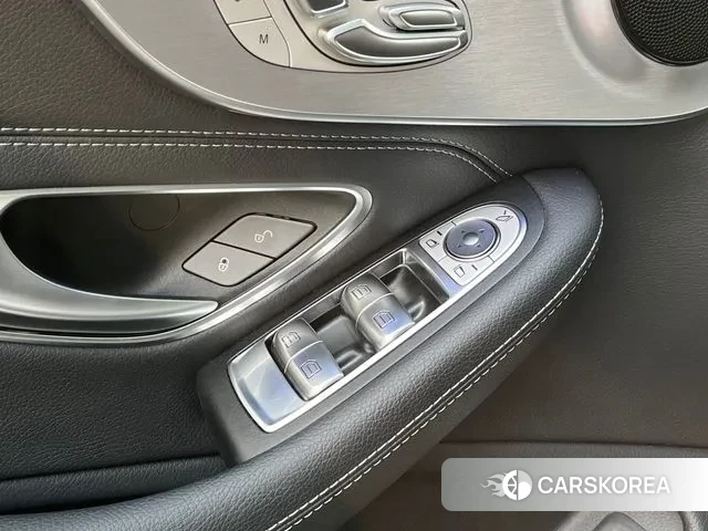 Mercedes-Benz C-Class W205 2021 Белый из Кореи, фото 6