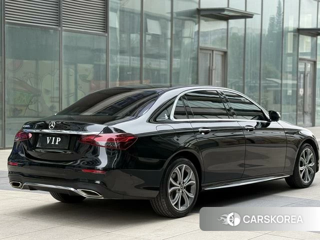 Mercedes-Benz E-class 2022 Черный из Китая, фото 6