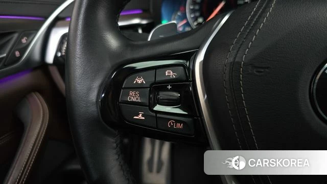 BMW 5 Series (G30) 2018 Светло-серебряный цвет из Кореи, фото 6