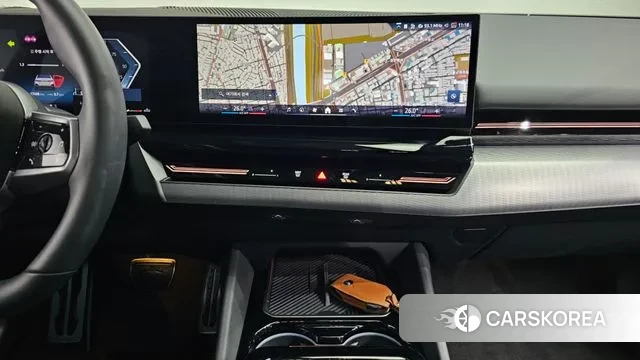 BMW 5 Series (G60) 2023 Белый из Кореи, фото 6