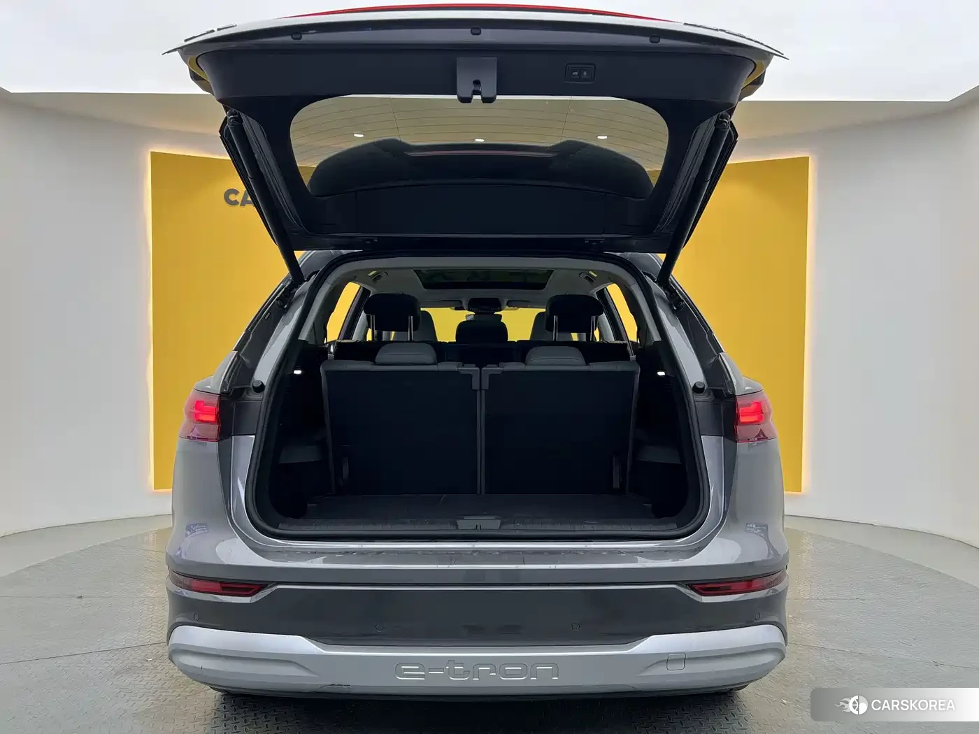 Audi Q5L 2022 Silver/gray из Китая, фото 6