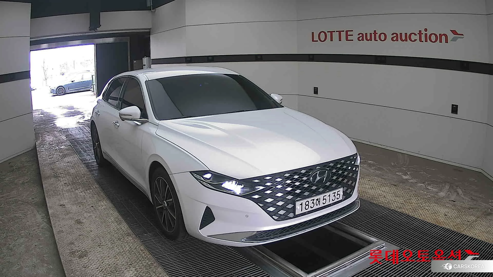 Hyundai Grandeur 2022 Creamy White Pearl (optional) из Кореи, фото 6