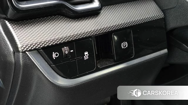 Kia Sportage 5th Generation 2023 Серебристо-серый из Кореи, фото 6