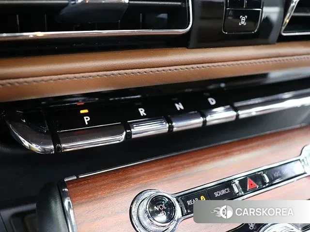 Lincoln Aviator 2nd generation 2023 Белый из Кореи, фото 6