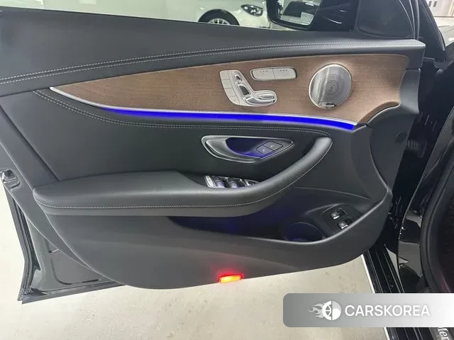 Mercedes-Benz E-Class W213 2022 Черный из Кореи, фото 6