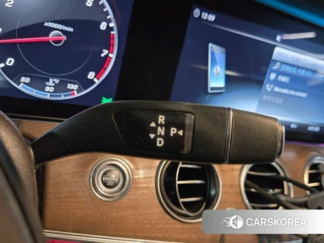Mercedes-Benz E-Class W213 2018 Белый из Кореи, фото 6