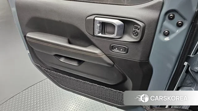 Jeep Wrangler (JL) 2024 Серебристо-серый из Кореи, фото 6