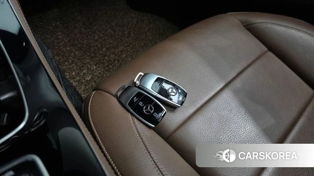Mercedes-Benz E-Class W213 2018 Белый из Кореи, фото 6