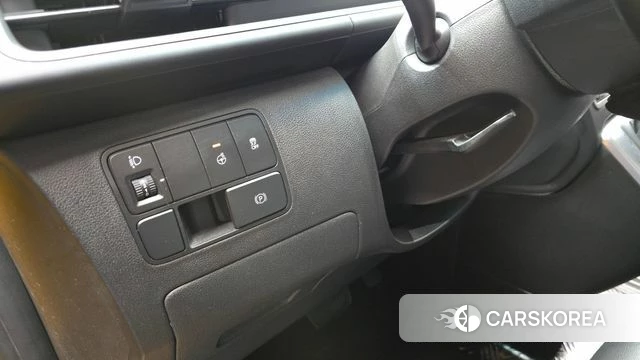 Hyundai Staria 2023 Желтый из Кореи, фото 6