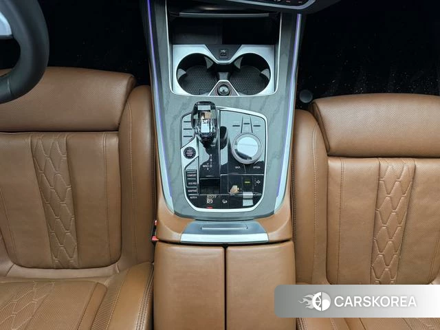 BMW X7 2021 Черный из Китая, фото 6