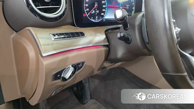 Mercedes-Benz E-Class W213 2019 Черный из Кореи, фото 6