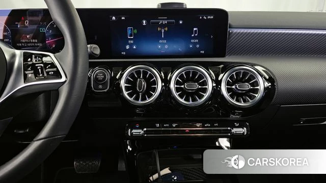 Mercedes-Benz A-Class W177 2024 Белый из Кореи, фото 6