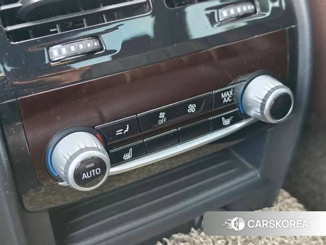 BMW 5 Series (G30) 2018 Серебристо-серый из Кореи, фото 6