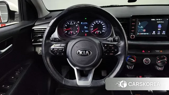 Kia Stonic 2019 Белый из Кореи, фото 6