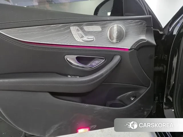 Mercedes-Benz E-Class W213 2021 Черный из Кореи, фото 6