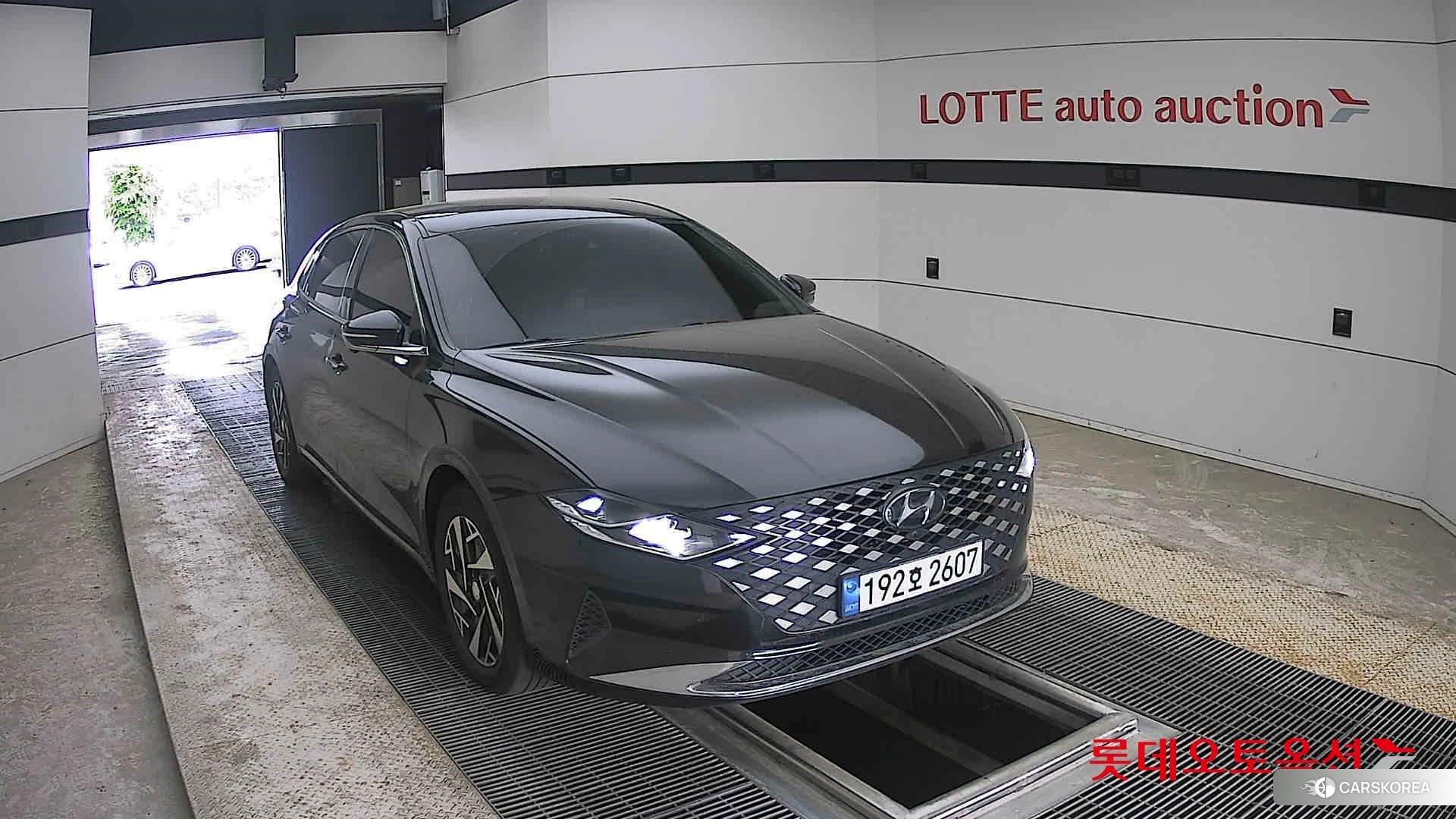 Hyundai Grandeur Hybrid 2022 Midnight Black Pearl из Кореи, фото 6