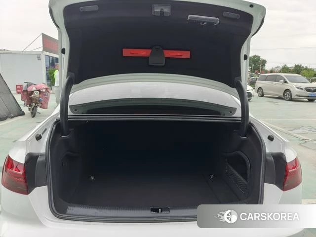 Audi A4L 2021 Белый из Китая, фото 6