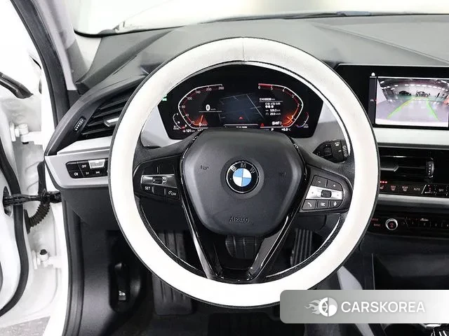 BMW 1 Series (F40) 2020 Жемчужный цвет из Кореи, фото 6