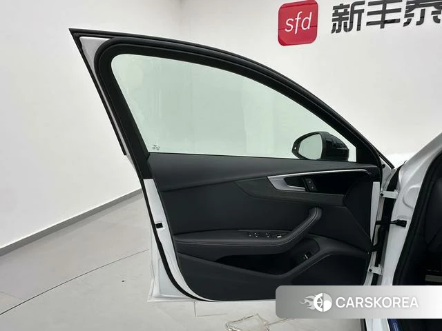 Audi A4L 2024 Белый из Китая, фото 6