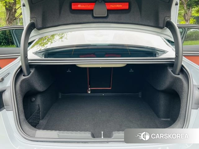 Audi A3 2026 Серебристо-серый из Китая, фото 6