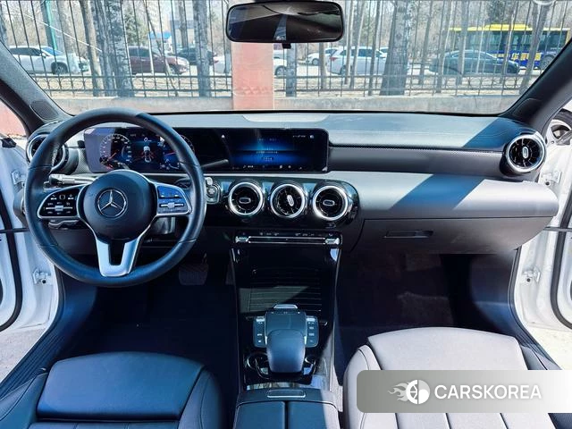 Mercedes-Benz Class A 2022 Белый из Китая, фото 6